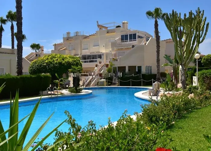 Maison Entiere Avec Piscine, Wifi, Grand Solarium Et Terrain Arbore
